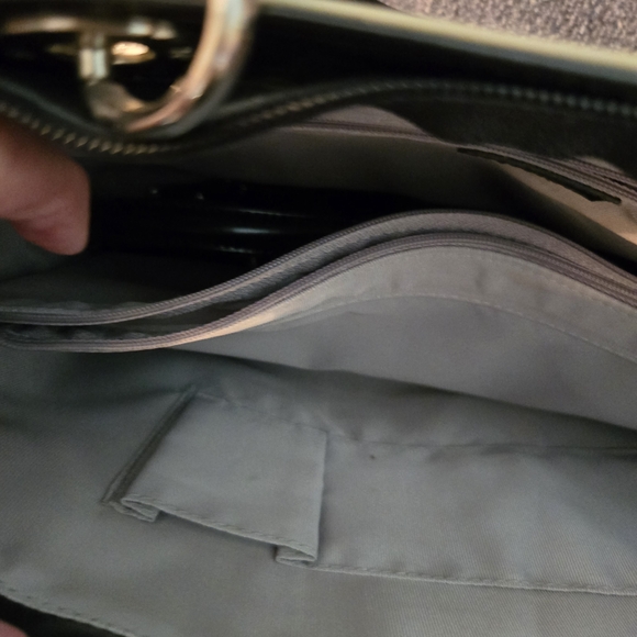 Beijo Glossy Metallic Tote Bag - Picture 6 of 8